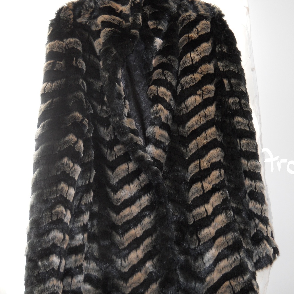 Womens Winter Jacket size 1x - 100% Faux fur